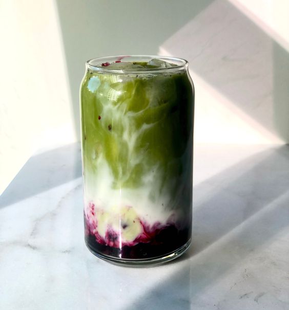 Blueberry Vanilla Matcha Iced Latte - Mosi Tea