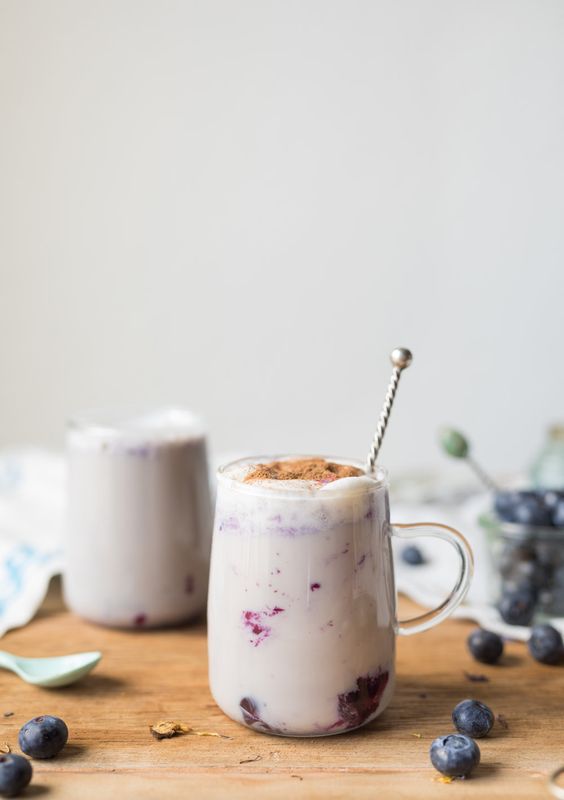 Iced Blueberry and Rose Black Tea Latte - Mosi Tea