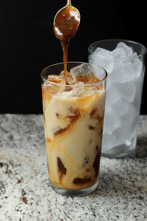 Iced Salted Caramel Oolong Latte - Mosi Tea