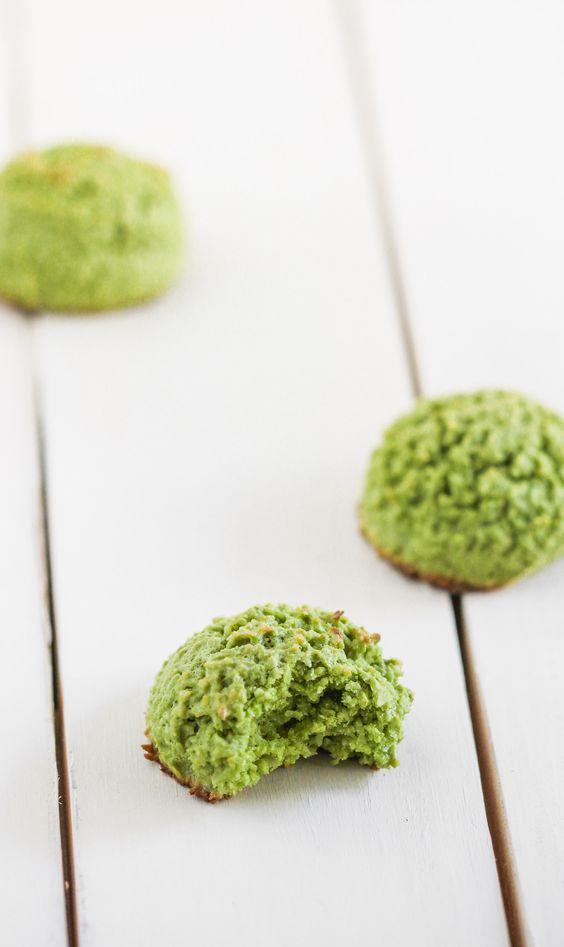 Vanilla Matcha Coconut Macaroon - Mosi Tea